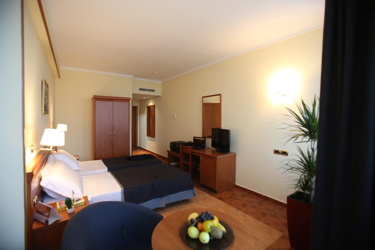 Hotel Continental Vorë Exterior foto