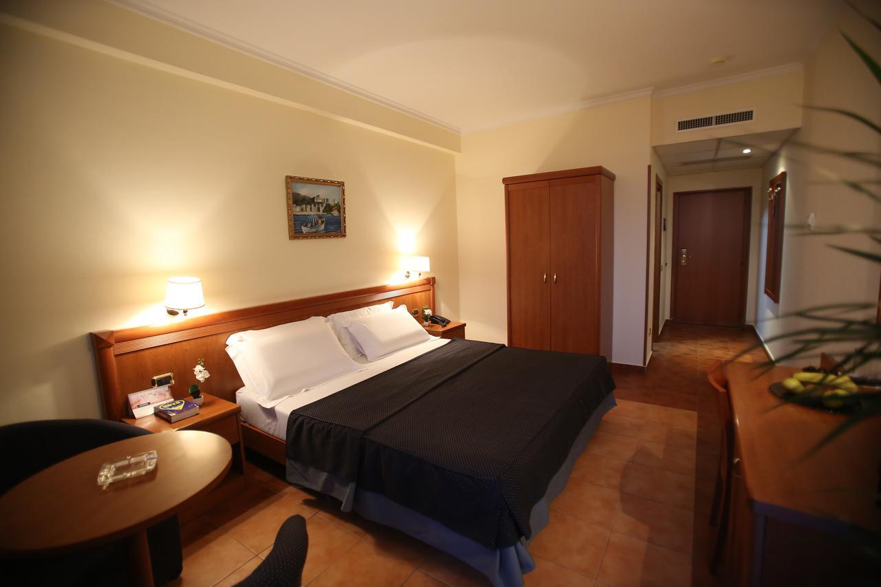 Hotel Continental Vorë Exterior foto