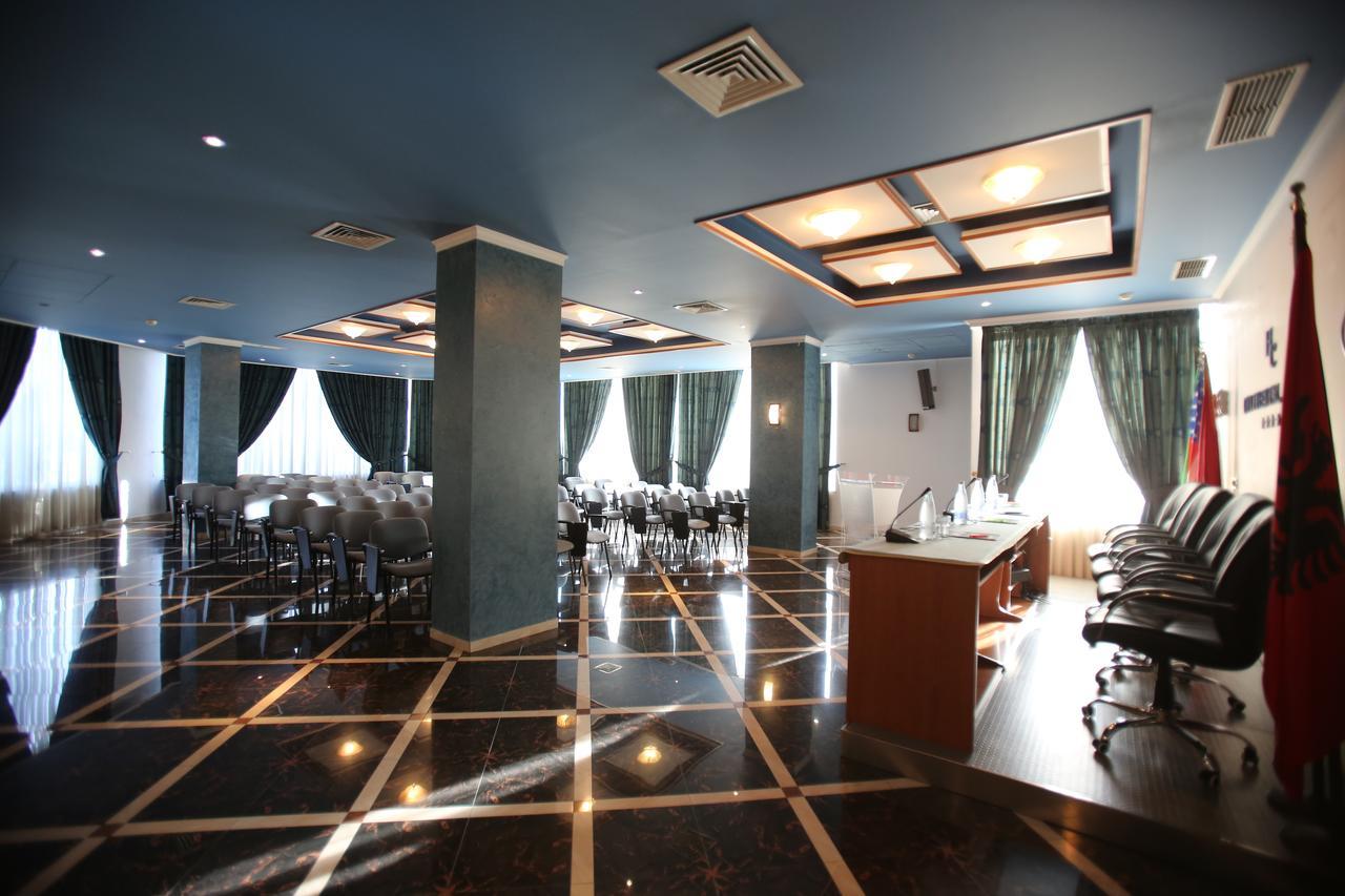 Hotel Continental Vorë Exterior foto